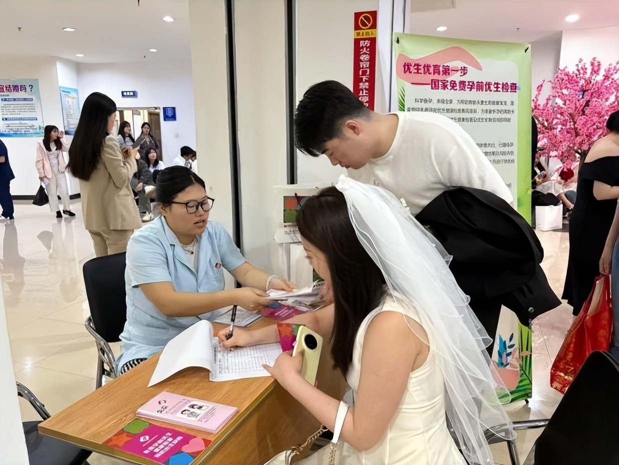 dc6338ed593d40f2ac7aed562a515739_tplv-tt-origin-web_gif.jpeg