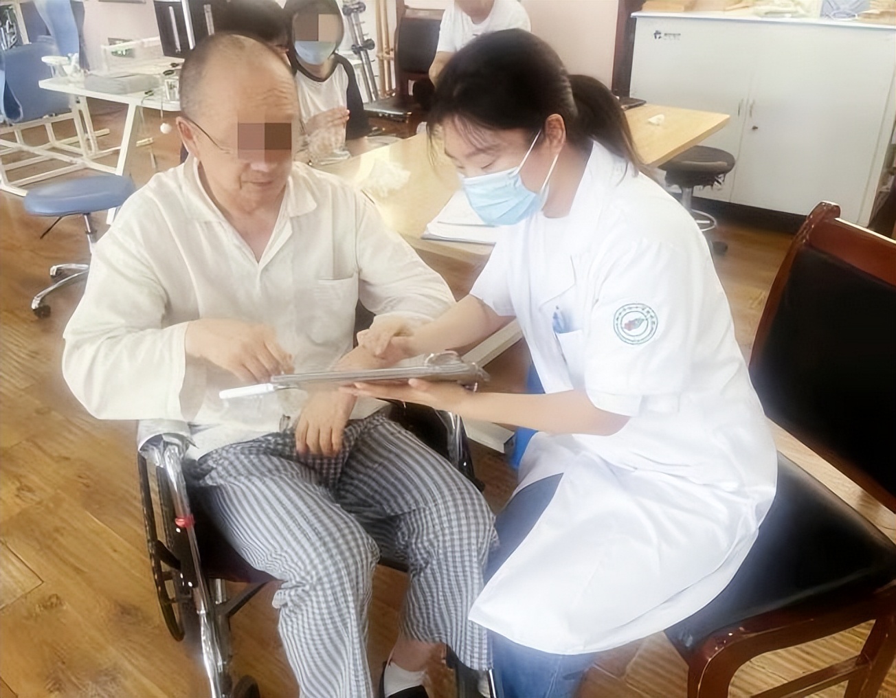 ebdce13f7b86429289498a3ec48dedc5_tplv-tt-origin-web_gif.jpeg